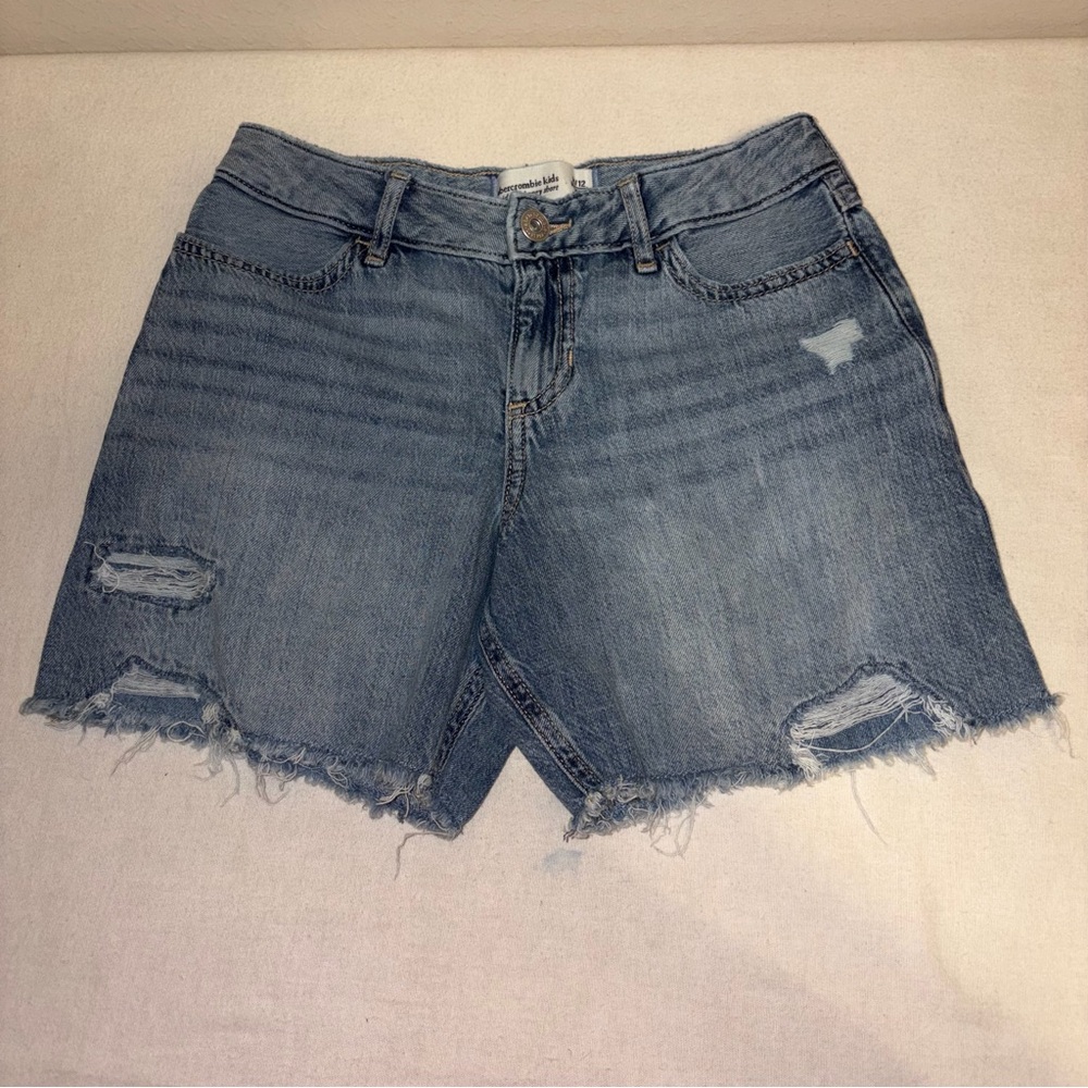 Abercrombie Kids MIDI rise baggy medium Blue Jean Short frayed size 11/12